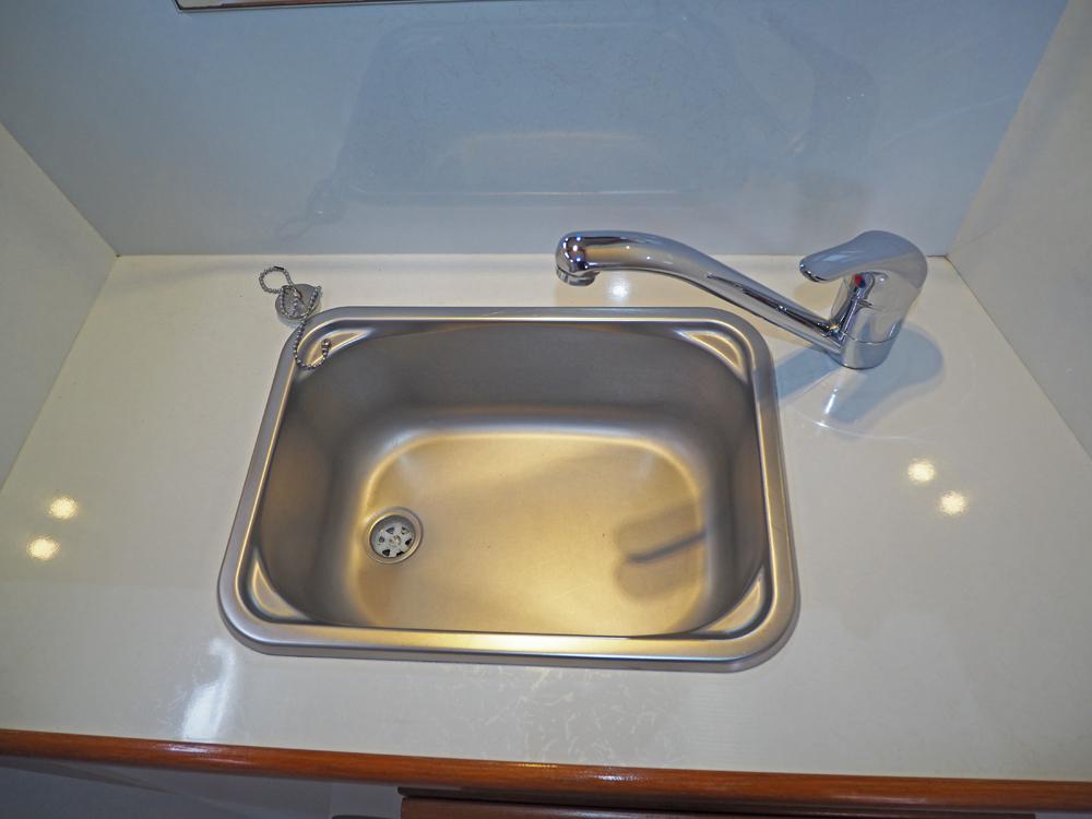 Salon, Accommodatie